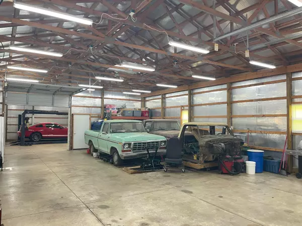 Mcarthur, OH 45651,60921 Locker Plant Road