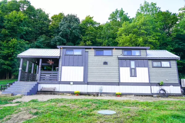 Mount Perry, OH 43760,12805 N Pike Road