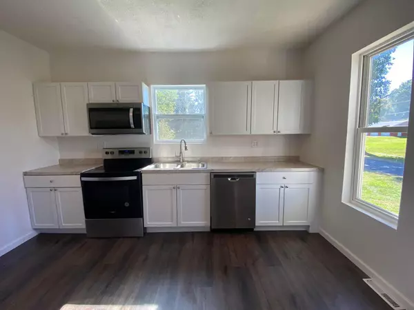 Mount Perry, OH 43760,13113 Church Street