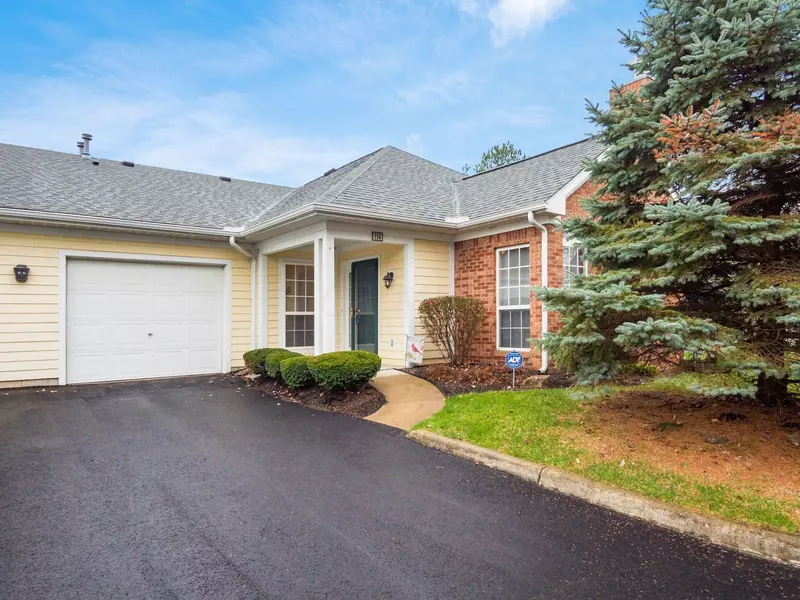 114 Glade Springs Drive, Blacklick, OH 43004