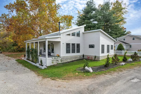 Buckeye Lake, OH 43008,90 Lakeview Drive