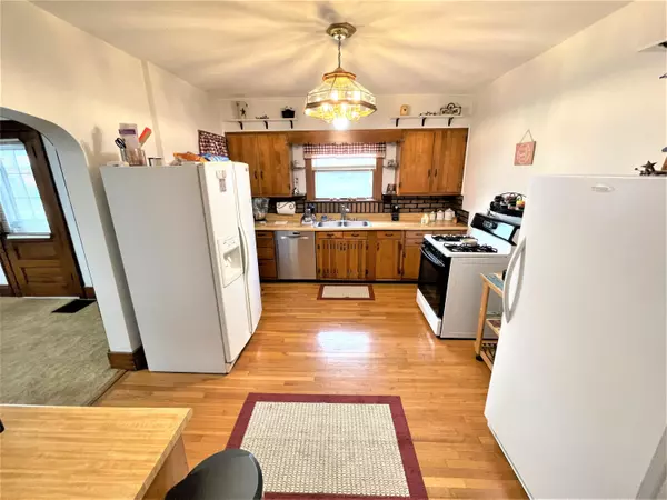 Mount Gilead, OH 43338,94 W North Street