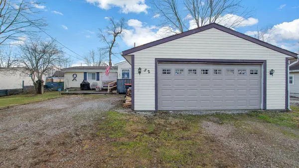 Buckeye Lake, OH 43008,52 Central Avenue