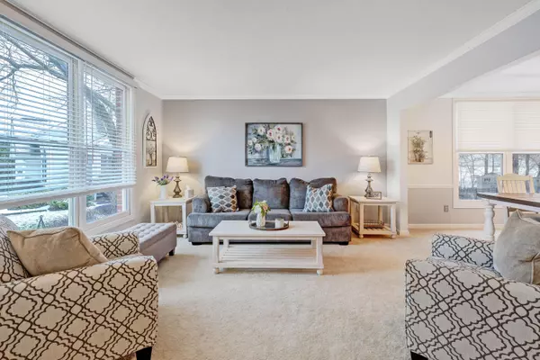 Gahanna, OH 43230,1048 Greythorne Place