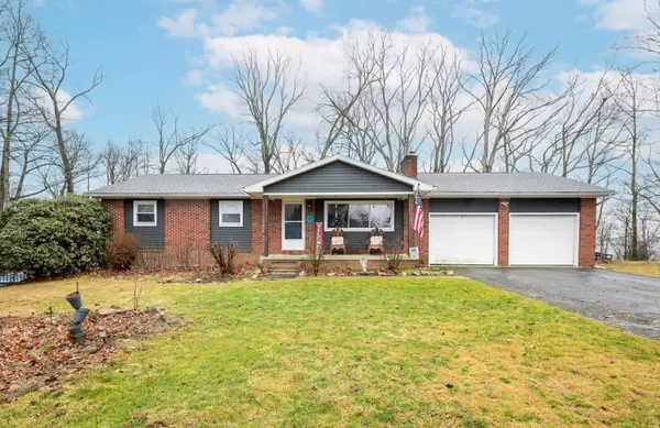 25823 Rockview Road, Rockbridge, OH 43149