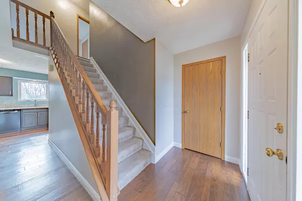 Gahanna, OH 43230,493 Waring Way