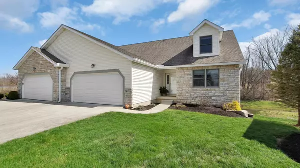 942 Hopewell Heights Drive, Heath, OH 43056