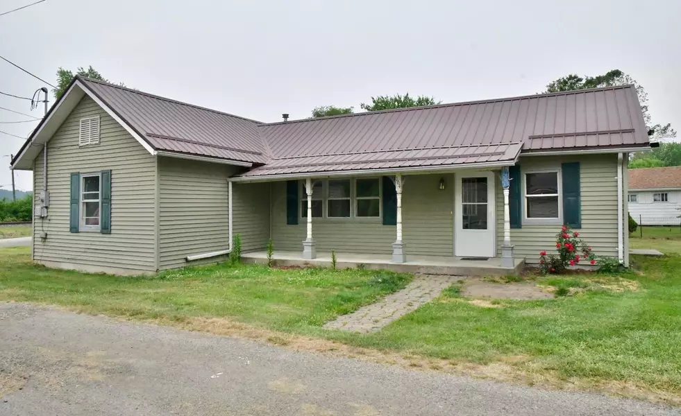 164 South Street, Frazeysburg, OH 43822