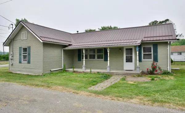 164 South Street, Frazeysburg, OH 43822