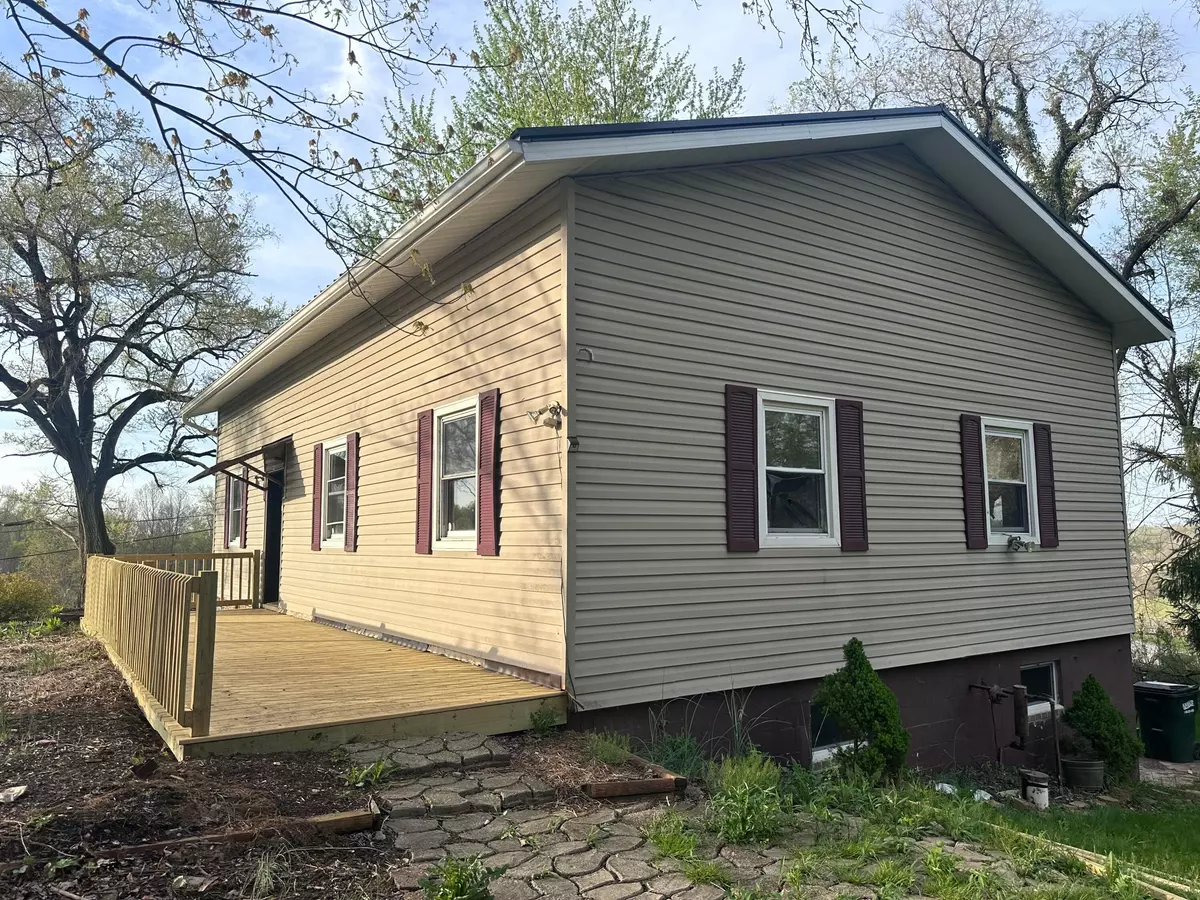 Duncan Falls, OH 43734,4230 Salt Creek Drive