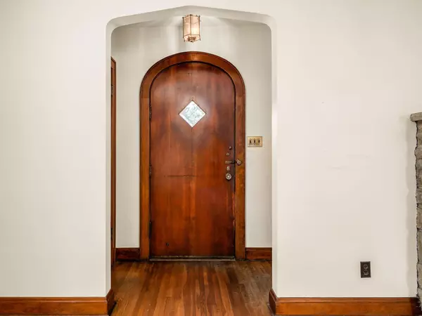 Columbus, OH 43221,1974 Chatfield Road