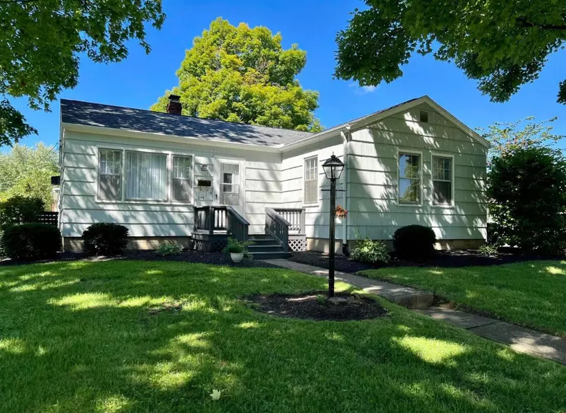 245 East Street, Ashville, OH 43103