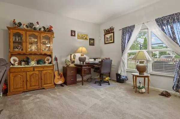 Ashville, OH 43103,604 Euclid Avenue