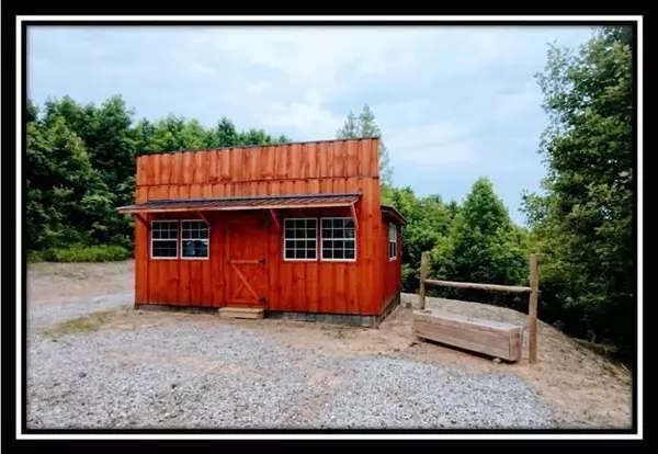 Mcarthur, OH 45651,27507 Township Road 16J Road #(Saloon Cabin)