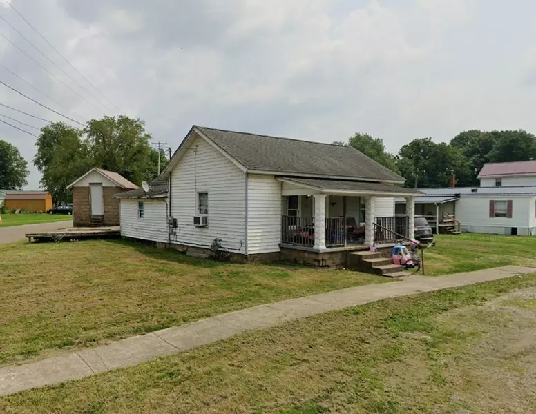 112 S State Street, Frazeysburg, OH 43822