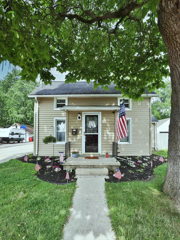 205 East Street, Ashville, OH 43103