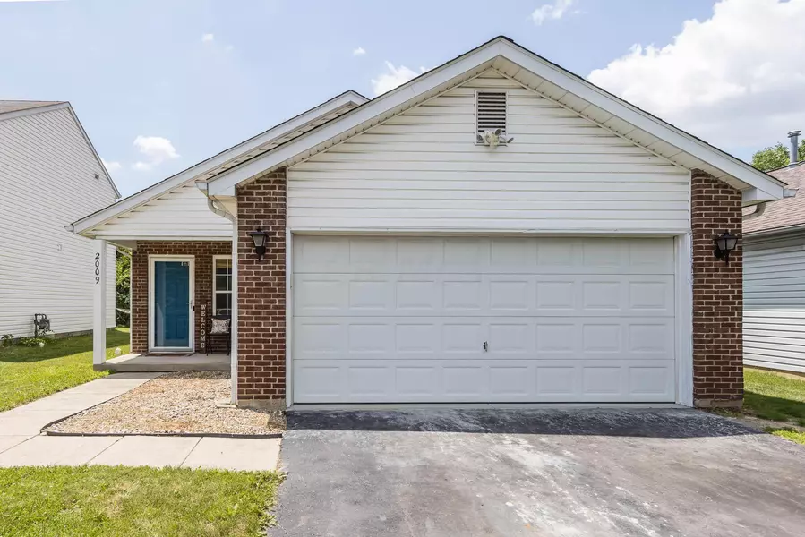 2009 Prominence Drive, Grove City, OH 43123