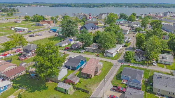 Buckeye Lake, OH 43008,64 2nd Street