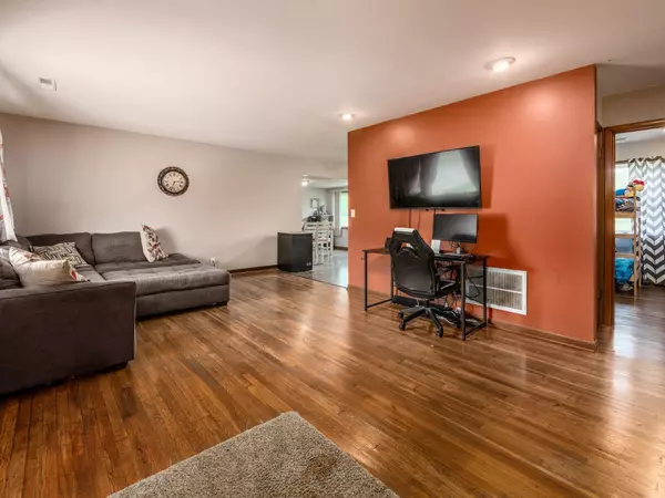 Hopewell, OH 43746,150 County Line Road