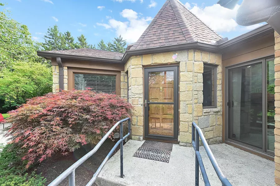 3301 Mansion Way #11, Upper Arlington, OH 43221