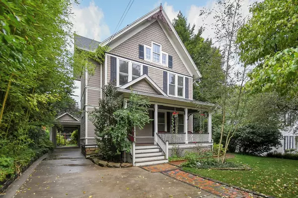 Granville, OH 43023,332 W Elm Street