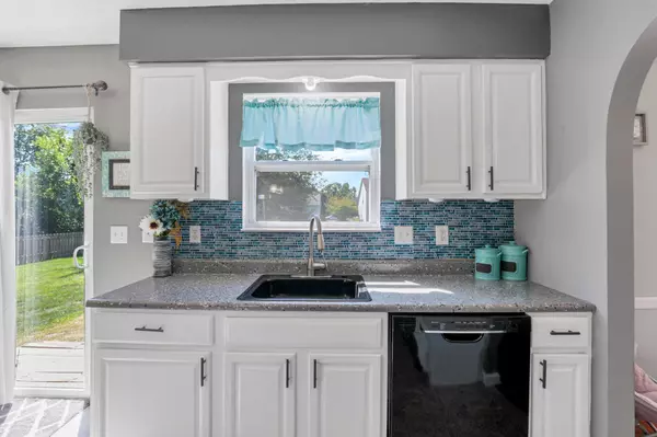 Ashville, OH 43103,30 Hawthorne Drive