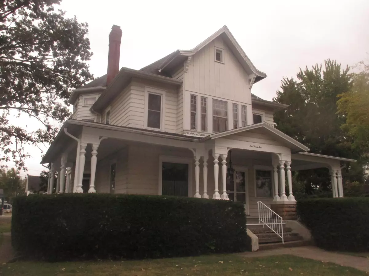 Washington Court House, OH 43160,521 E East Street