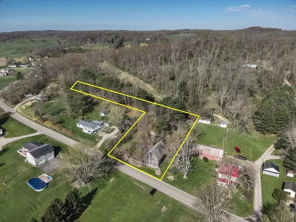 44742 County Road 23, Coshocton, OH 43812