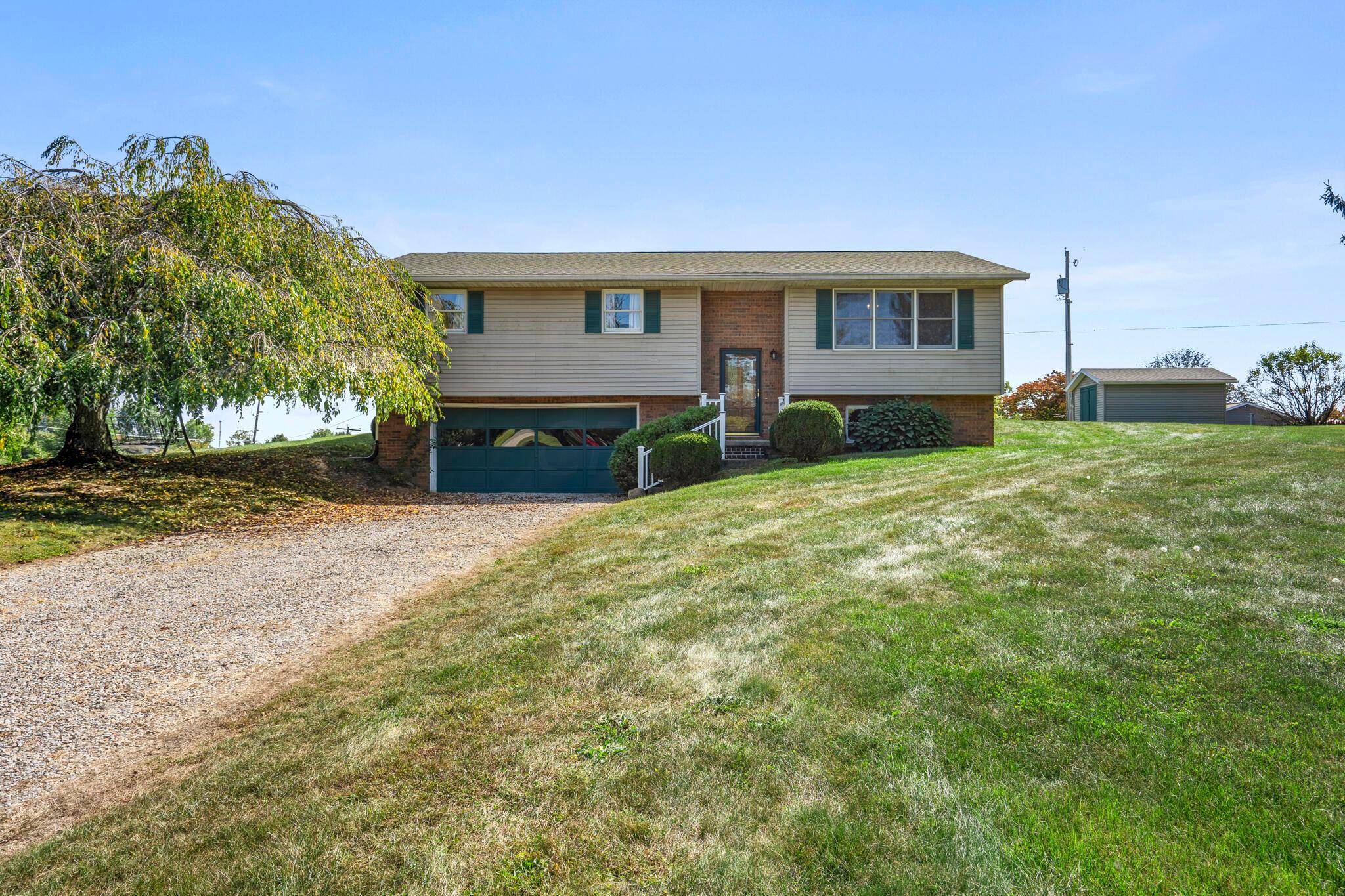 6950 Minnick Drive, Nashport, OH 43830