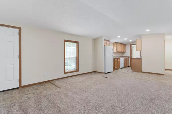 Delaware, OH 43015,14 Spring Lake Court