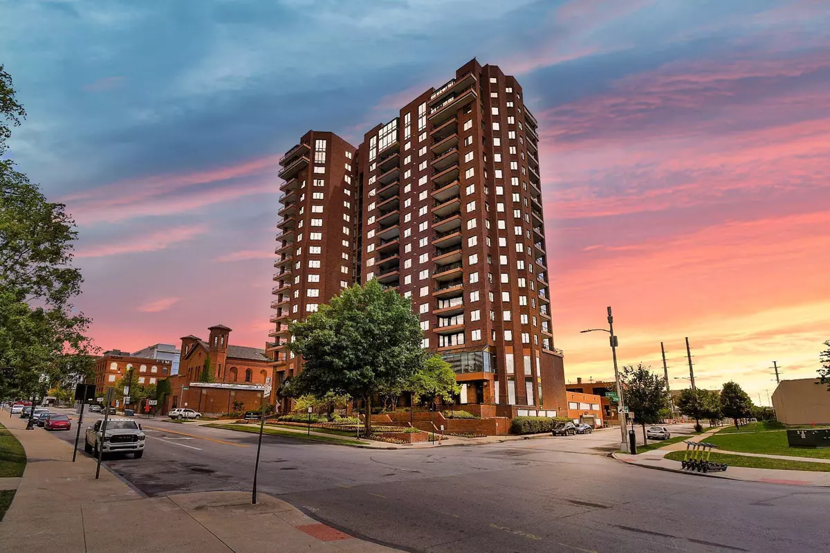 Columbus, OH 43215,155 W Main Street #903