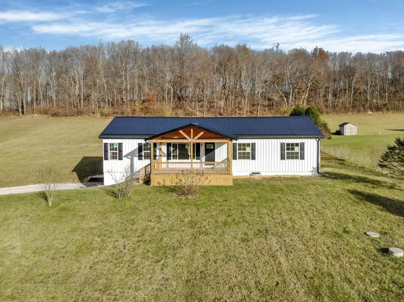 8900 Licking Valley Road, Frazeysburg, OH 43822