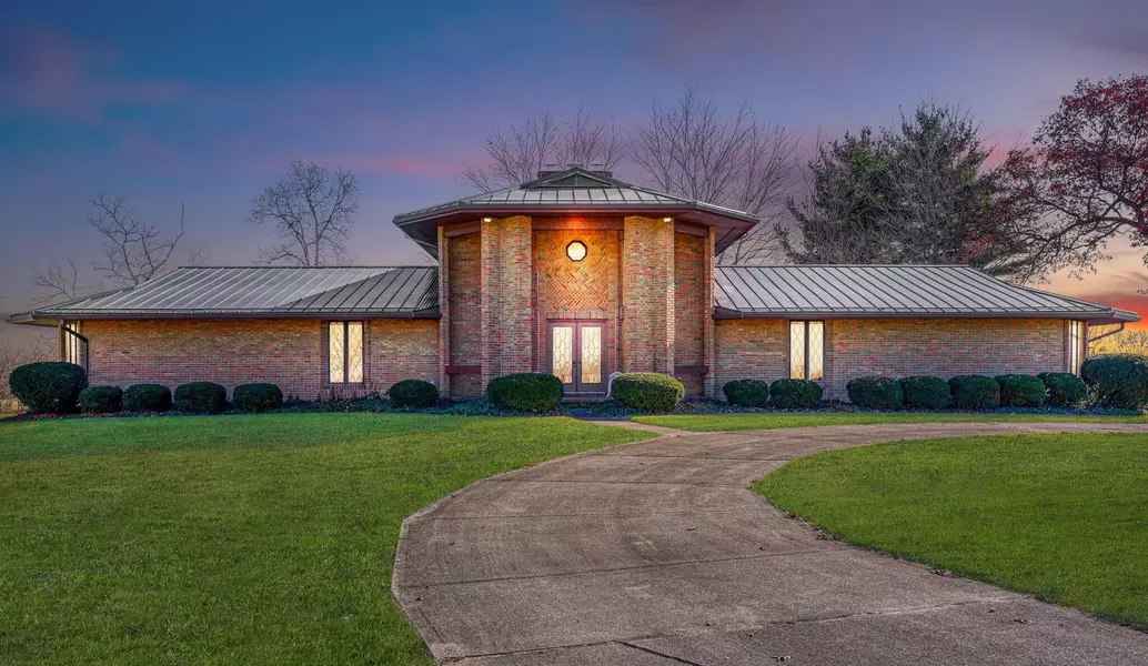 8615 Lancaster Circleville Road, Amanda, OH 43102