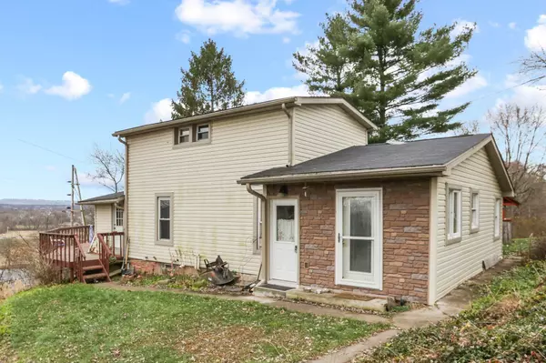 713 Grace Avenue, Coshocton, OH 43812