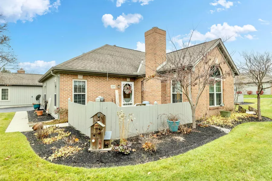 209 Pine Ridge Court, Bellefontaine, OH 43311