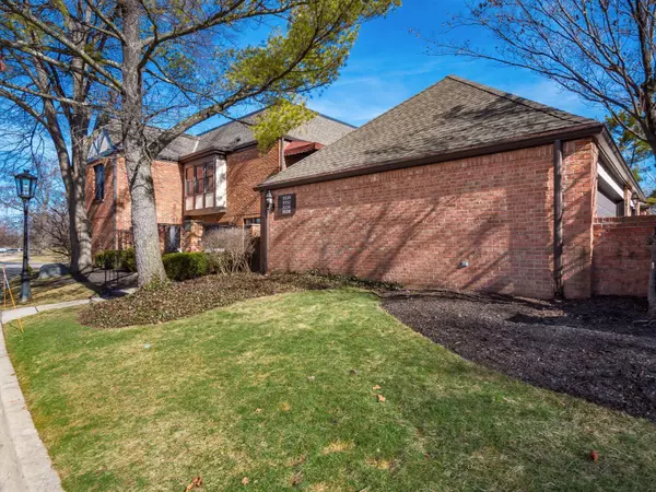 Upper Arlington, OH 43221,3530 La Rochelle Drive #K24-L