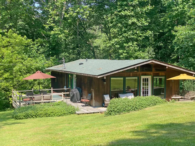 288 Tillamook Lane, Hide A Way Hills, OH 43107