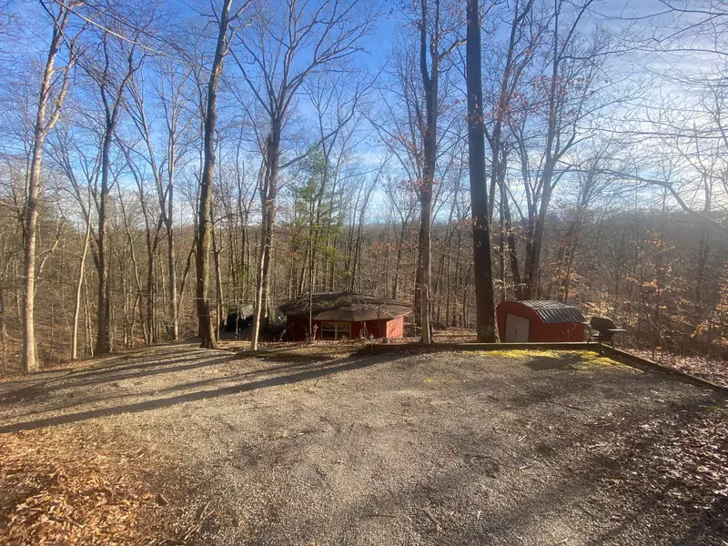 1094 Fox Lane, Hide A Way Hills, OH 43107