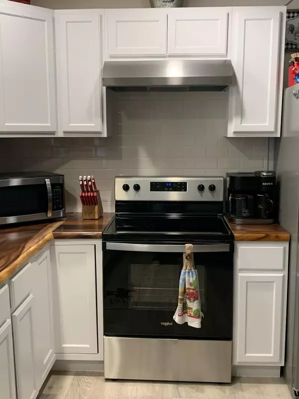 Oak Hill, OH 45656,910 Monroe Hickory Road