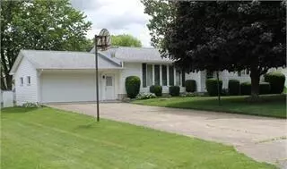 1120 Crestwood Drive, Mansfield, OH 44905