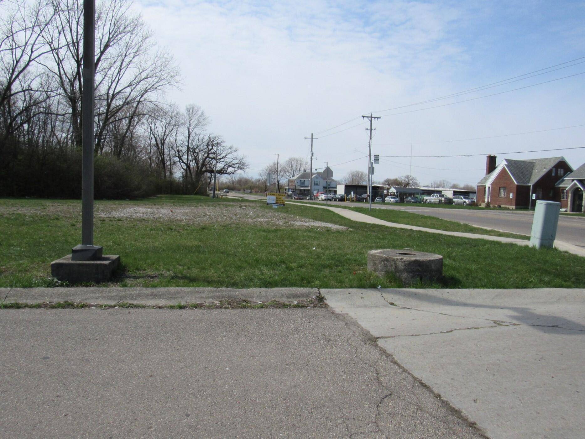 Dayton, OH 45404,2992 Valley Pike