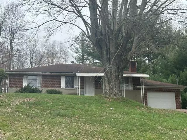 10731 St Rt 35, Jackson, OH 45640