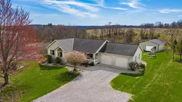 4035 Township Road 70, Somerset, OH 43783