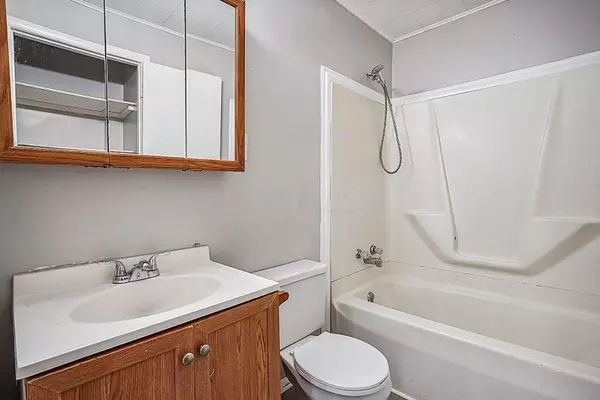 Hebron, OH 43025,125 N 8th Street