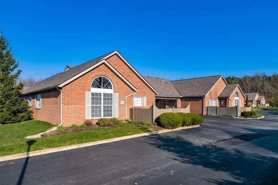 6853 Silverrock Drive, New Albany, OH 43054