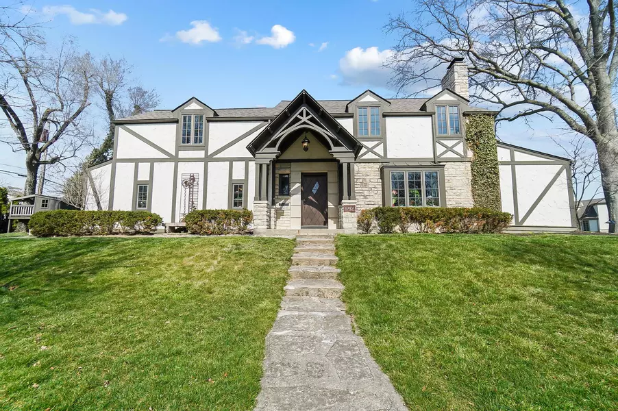 1742 Edgemont Road, Upper Arlington, OH 43212