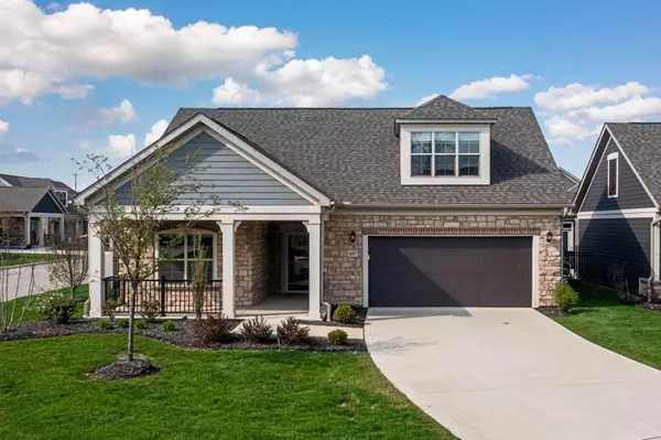 447 Valley Mist Crossing, Lewis Center, OH 43035