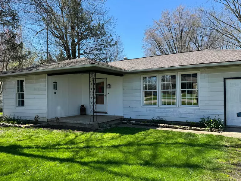 9 Race Street, Ashley, OH 43003