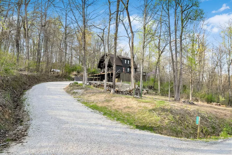 26060 Wildcat Hollow Road, Rockbridge, OH 43149