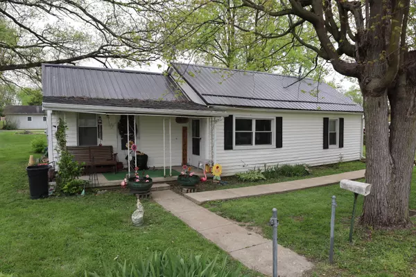 8 Mcdowell Street, Bloomingburg, OH 43106